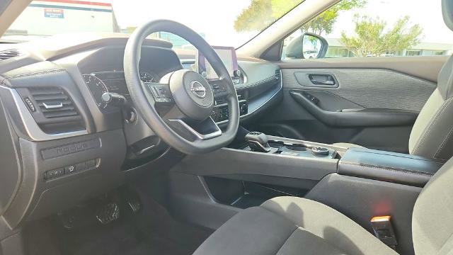 Used 2023 Nissan Rogue S image 9