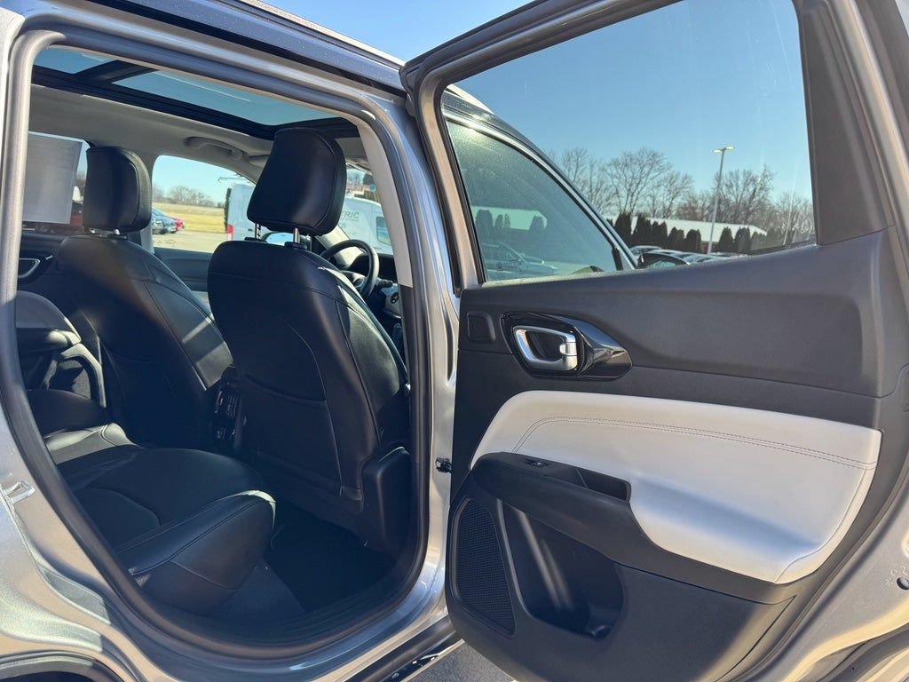 Used 2022 Jeep Compass Limited w/ Sun and Sound Group AWD/4WD image 17