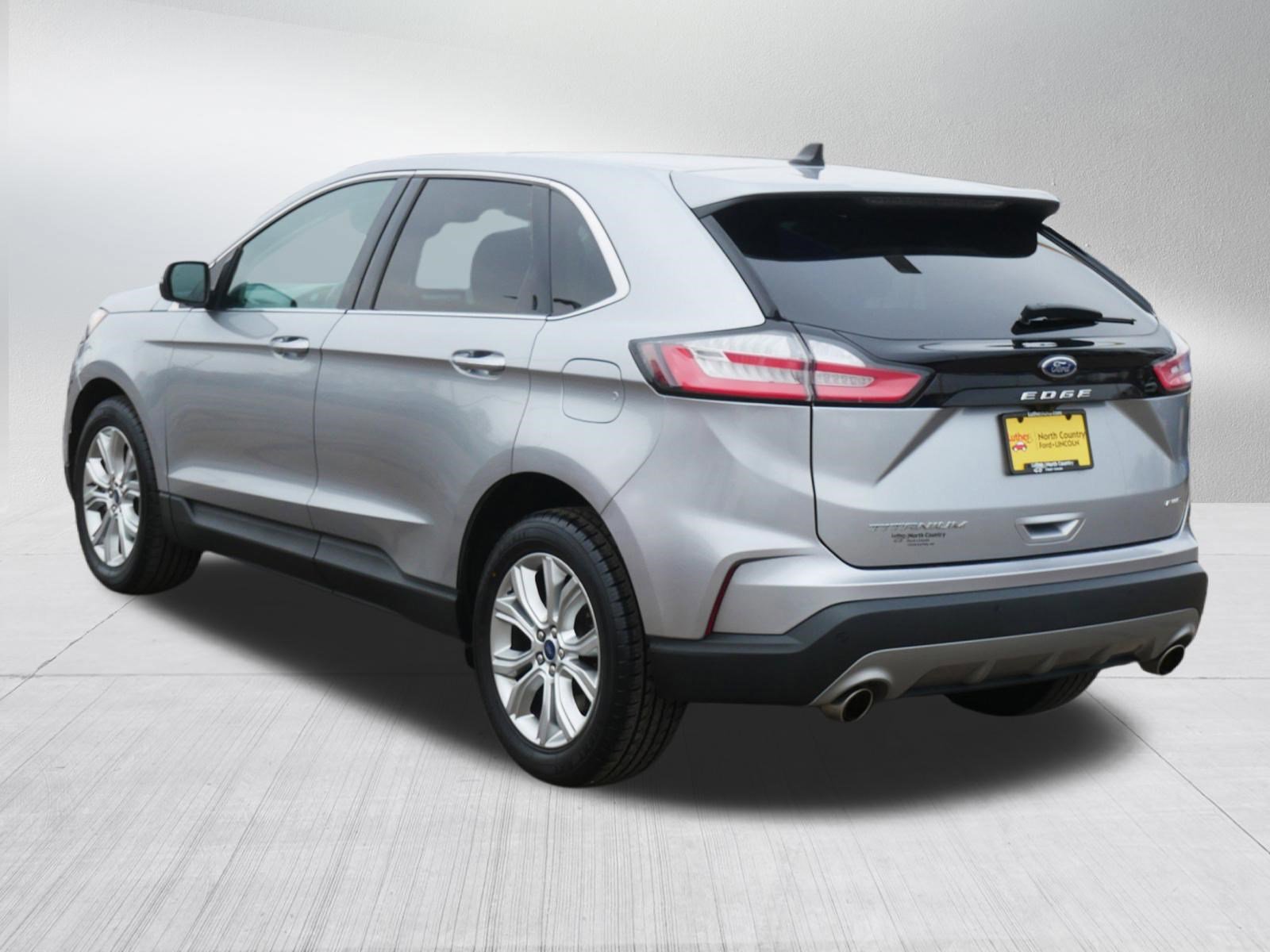 Certified 2022 Ford Edge Titanium image 3
