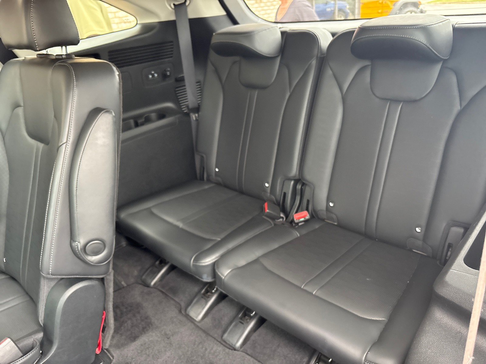 Used 2024 Kia Sorento EX AWD/4WD image 5