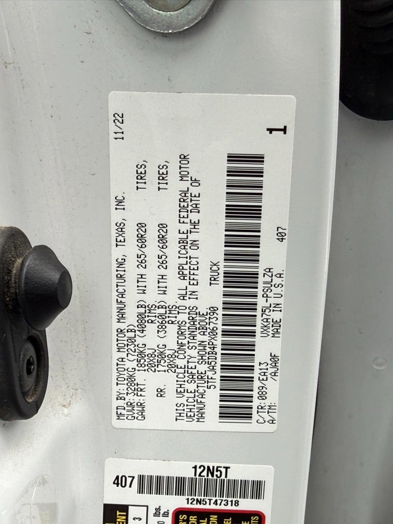 Used 2023 Toyota Tundra Limited image 33