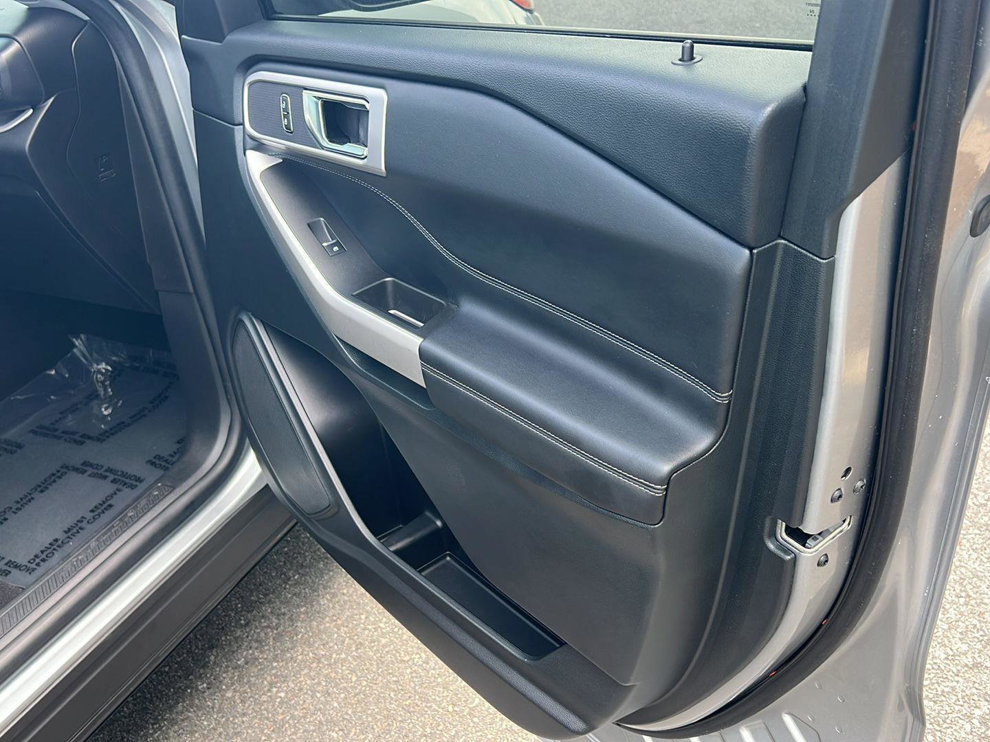 Certified 2024 Ford Explorer XLT image 15