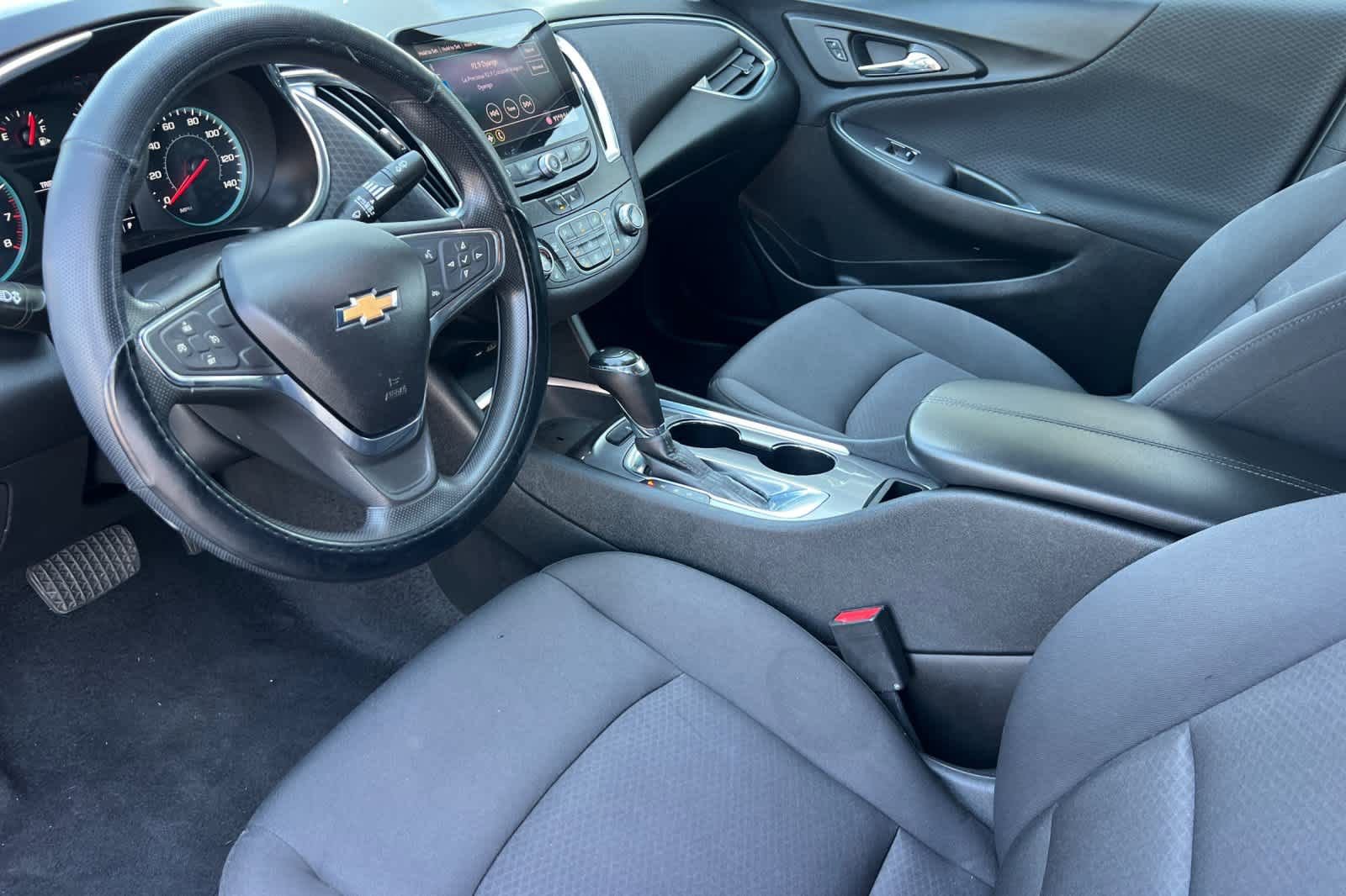Used 2020 Chevrolet Malibu LT FWD image 11