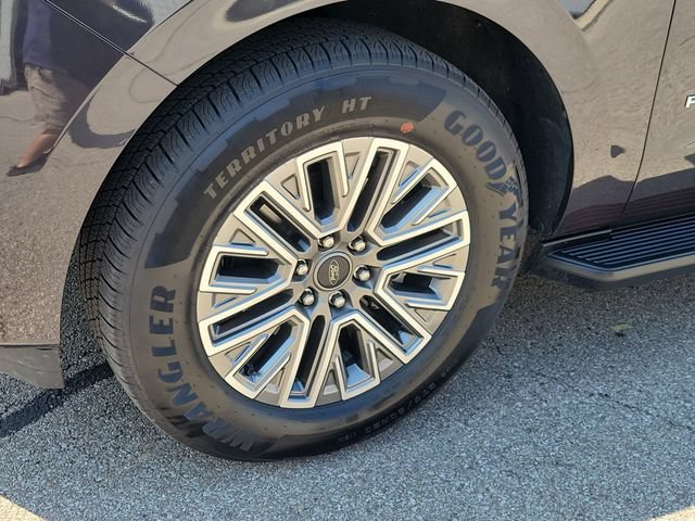 Certified 2026 Ford Expedition Platinum AWD/4WD image 9