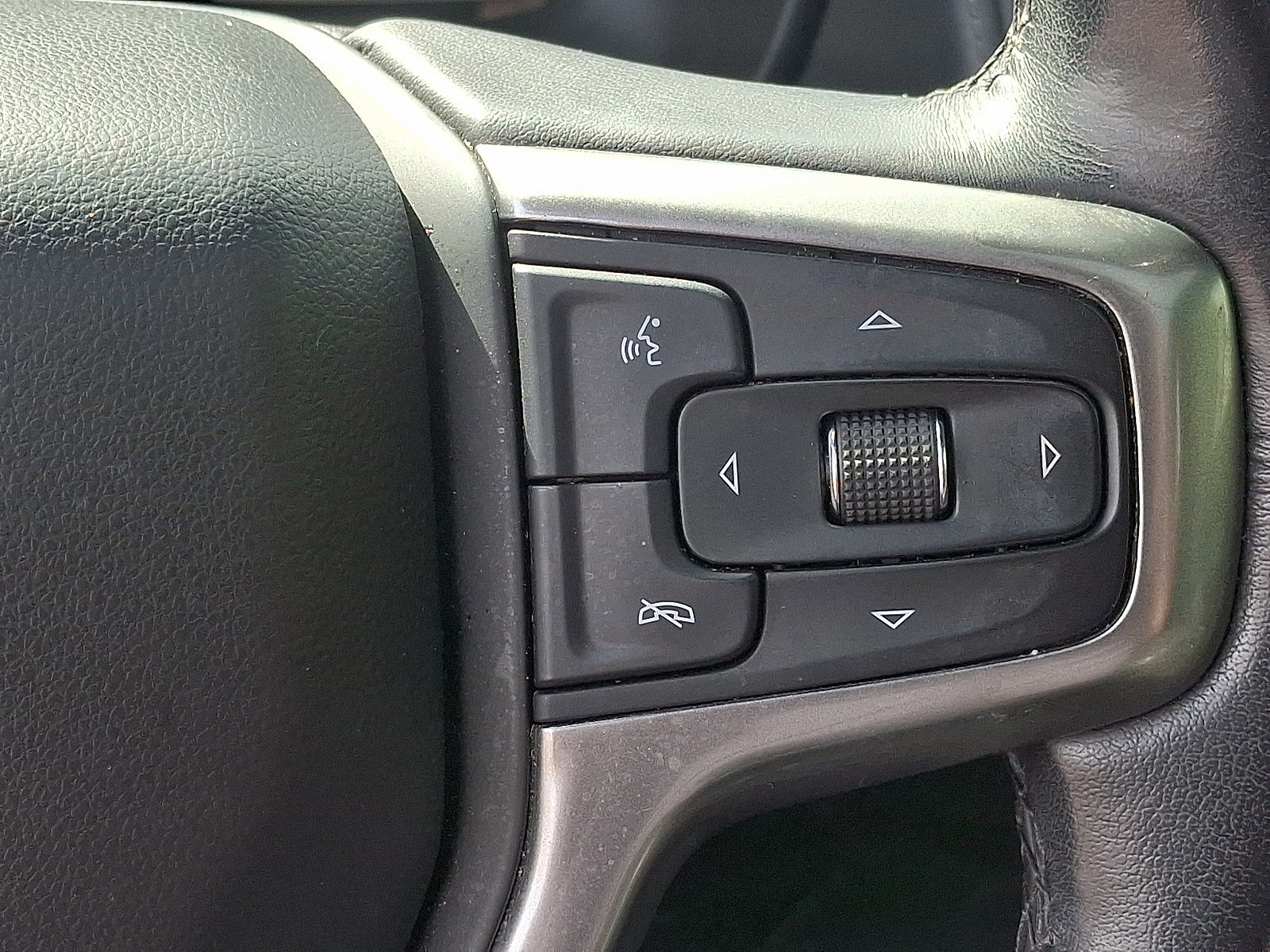 Used 2021 Chevrolet Tahoe Z71 w/ Z71 Signature Package image 22