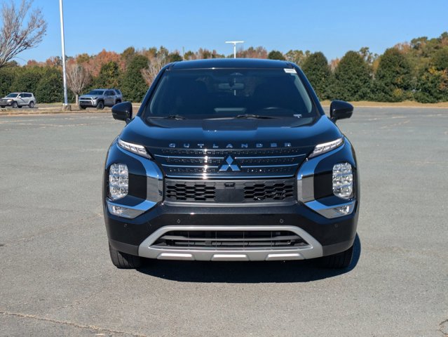 Used 2024 Mitsubishi Outlander SE Black Edition image 9