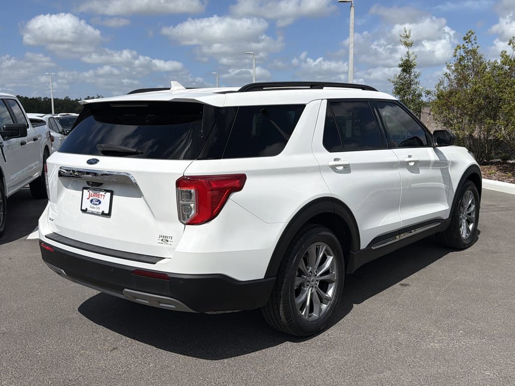 Certified 2022 Ford Explorer XLT w/ Equipment Group 202A image 4
