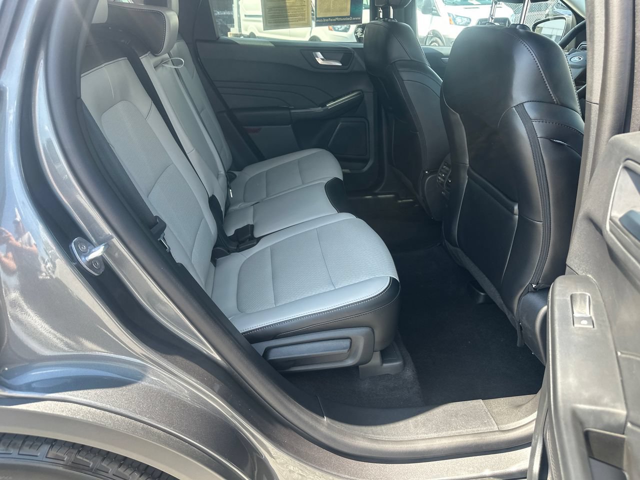 Certified 2025 Ford Escape SE FWD image 17