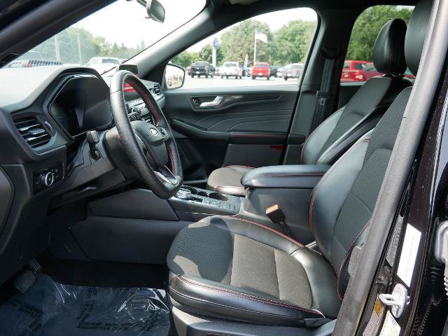 Certified 2025 Ford Escape ST-Line Select AWD/4WD image 10