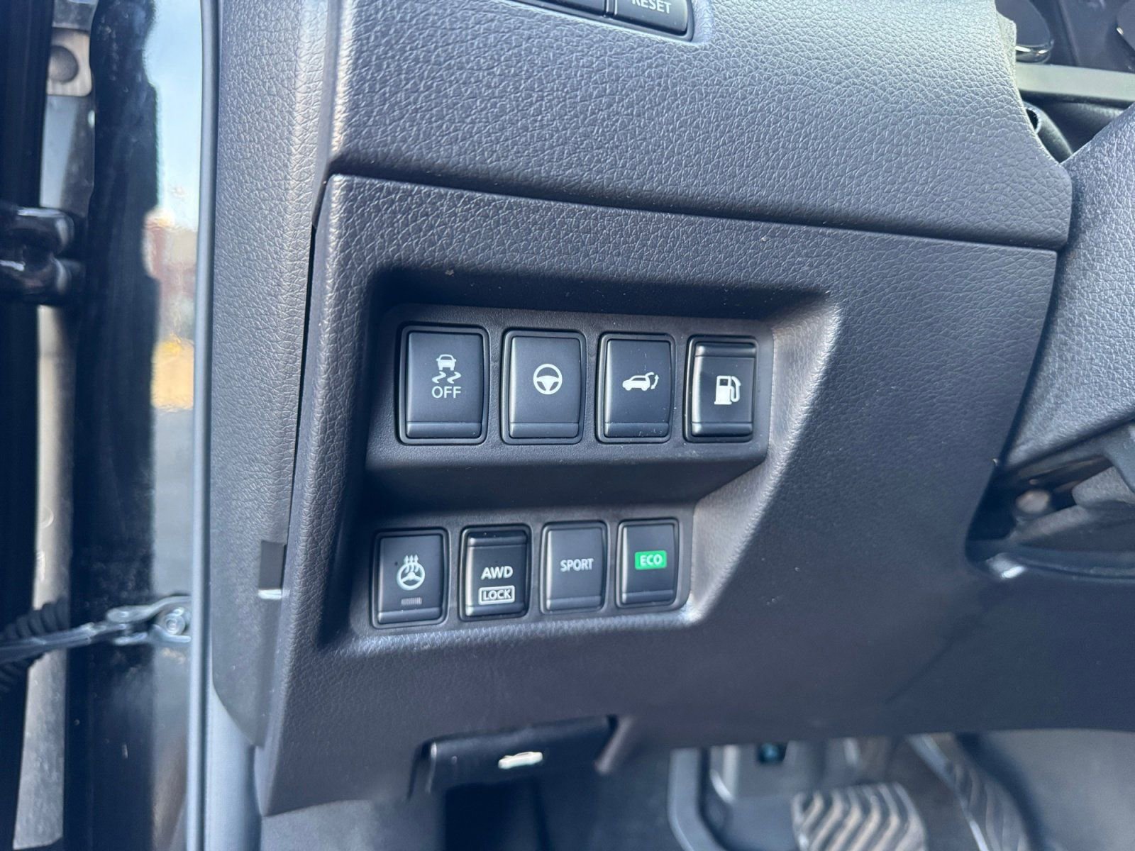 Used 2019 Nissan Rogue SV w/ Premium Package image 19