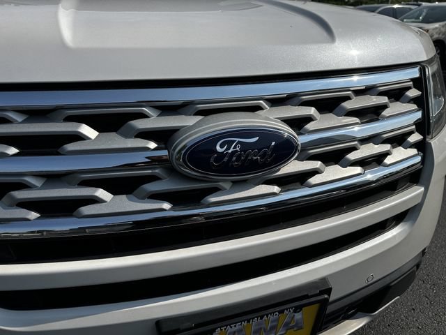 Certified 2018 Ford Explorer XLT w/ Equipment Group 202A AWD/4WD image 10