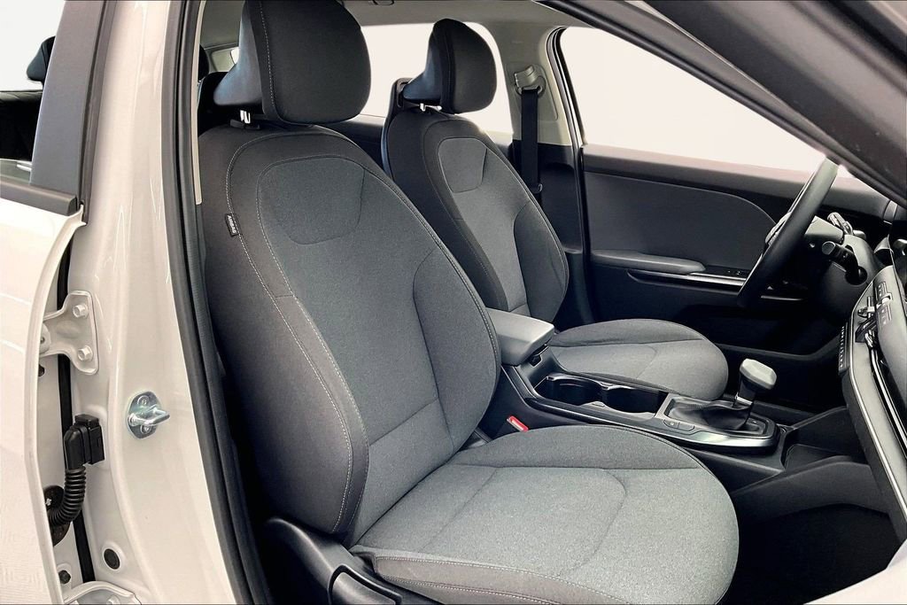Used 2025 Kia K4 FWD image 7