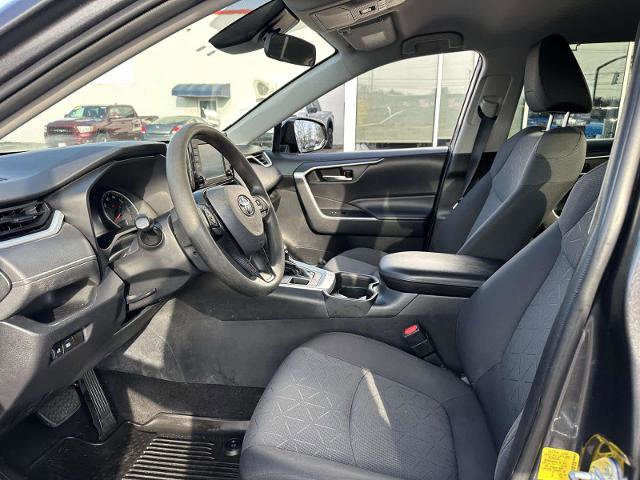 Used 2021 Toyota RAV4 XLE AWD/4WD image 22