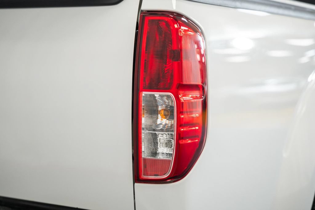 Used 2021 Nissan Frontier SV RWD image 9