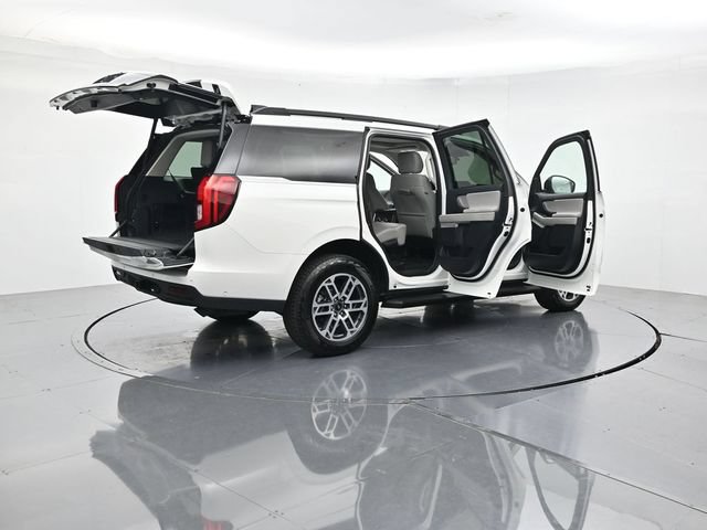 Certified 2025 Ford Expedition Active AWD/4WD image 54