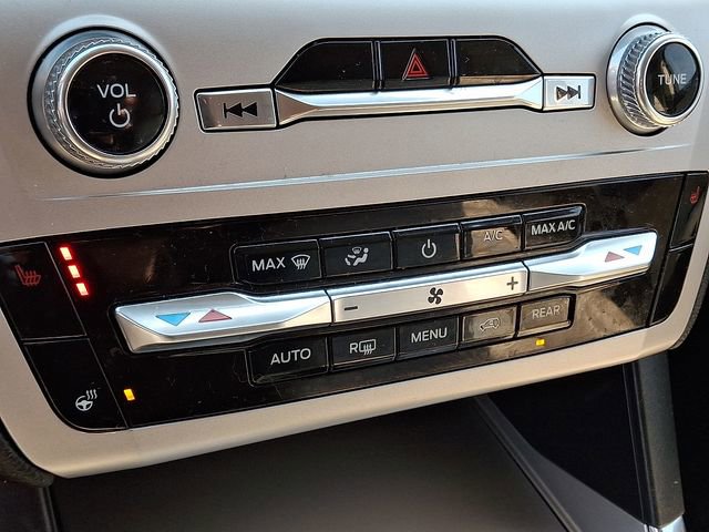 Certified 2022 Ford Explorer XLT w/ Equipment Group 202A image 15