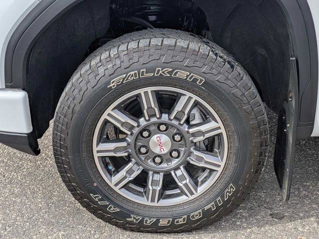 Used 2024 GMC Sierra 1500 AT4 w/ Technology Package AWD/4WD image 14