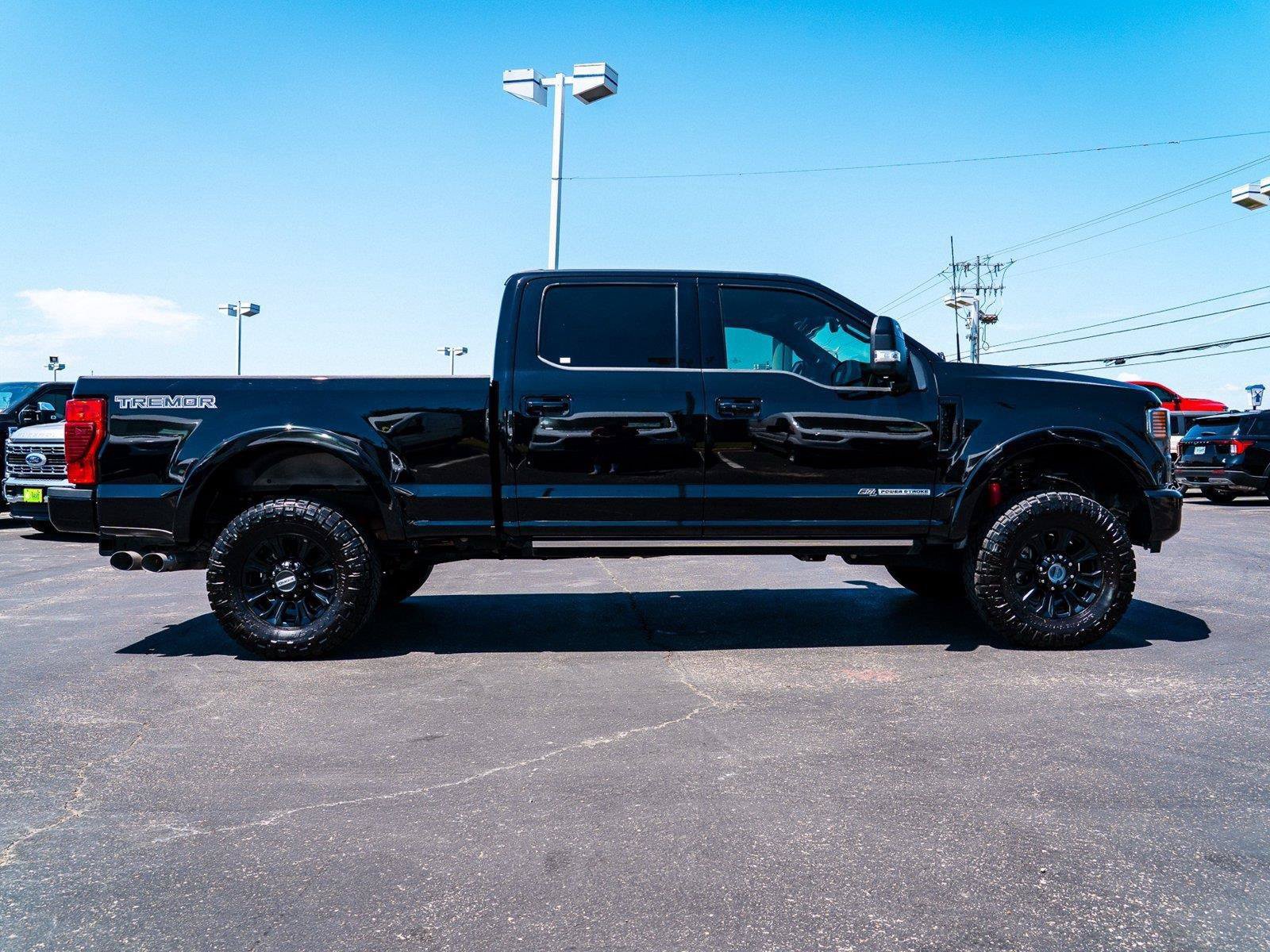 Certified 2022 Ford F250 Lariat w/ Tremor Off-Road Package AWD/4WD image 3