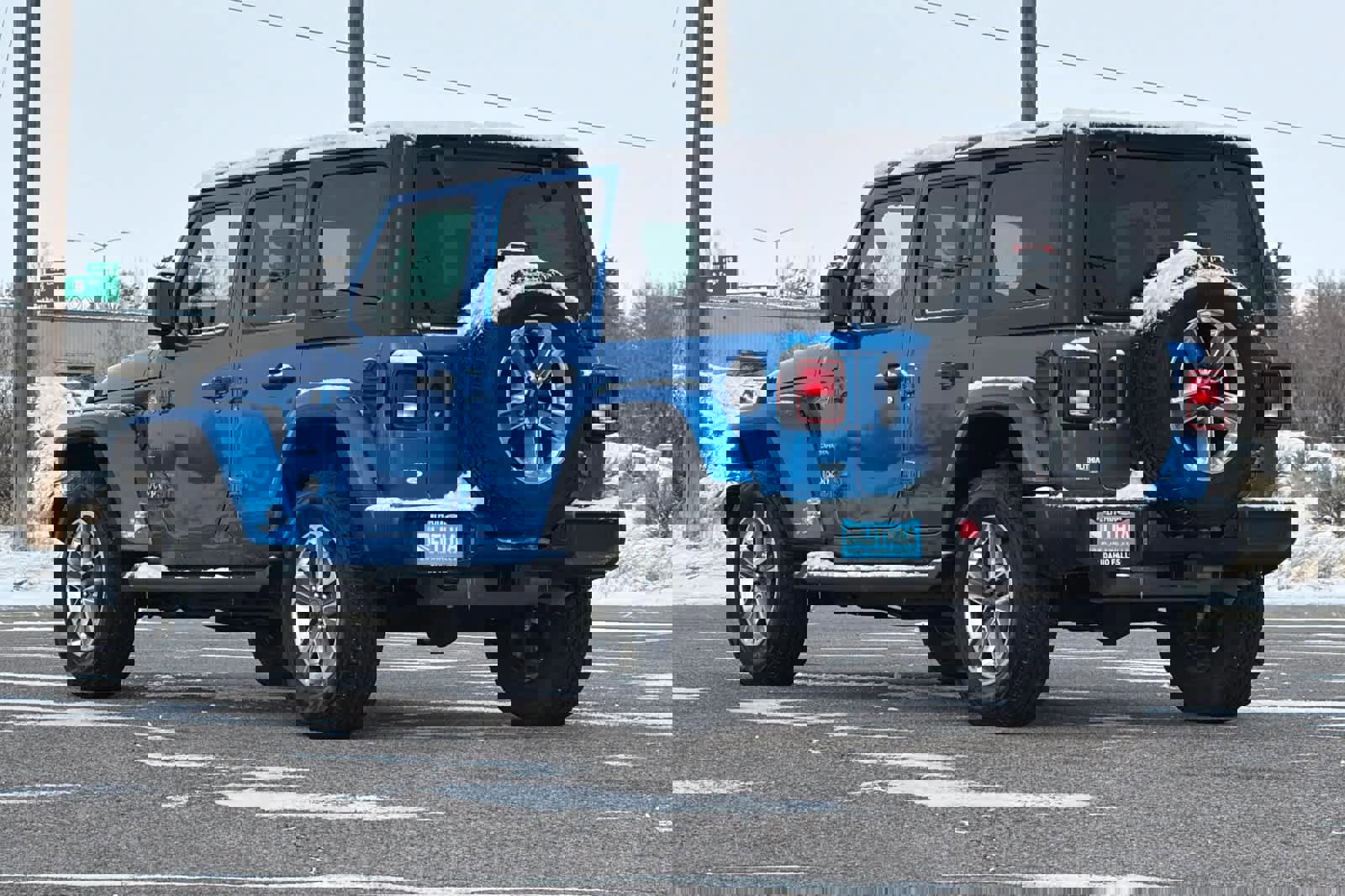 Used 2022 Jeep Wrangler Unlimited Sahara w/ Cold Weather Group image 3