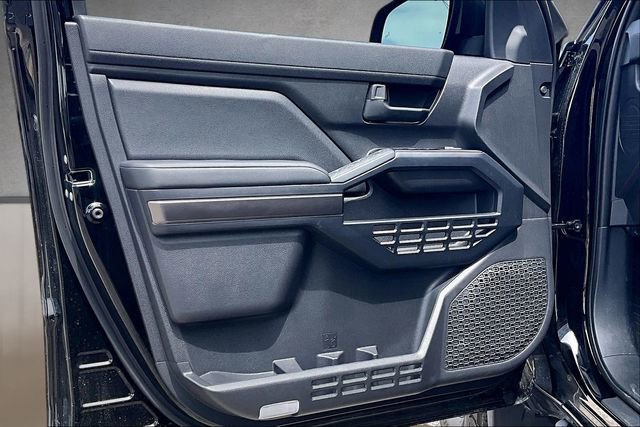 Used 2025 Toyota 4Runner SR5 AWD/4WD image 17