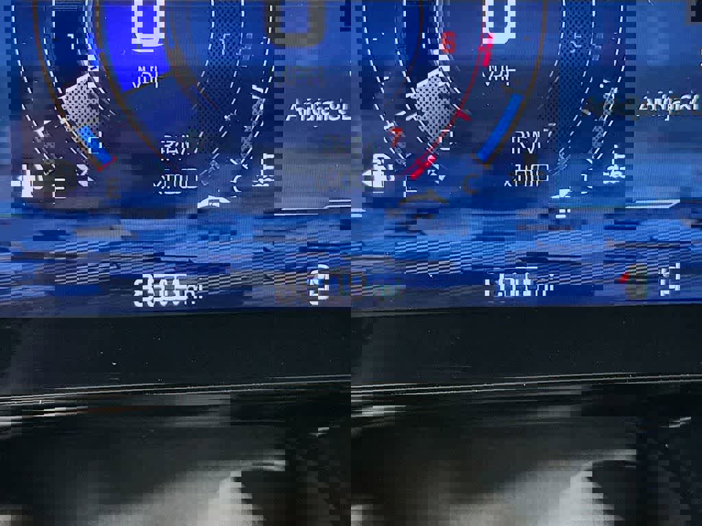 Used 2025 Chevrolet Tahoe LT w/ Comfort Package image 23