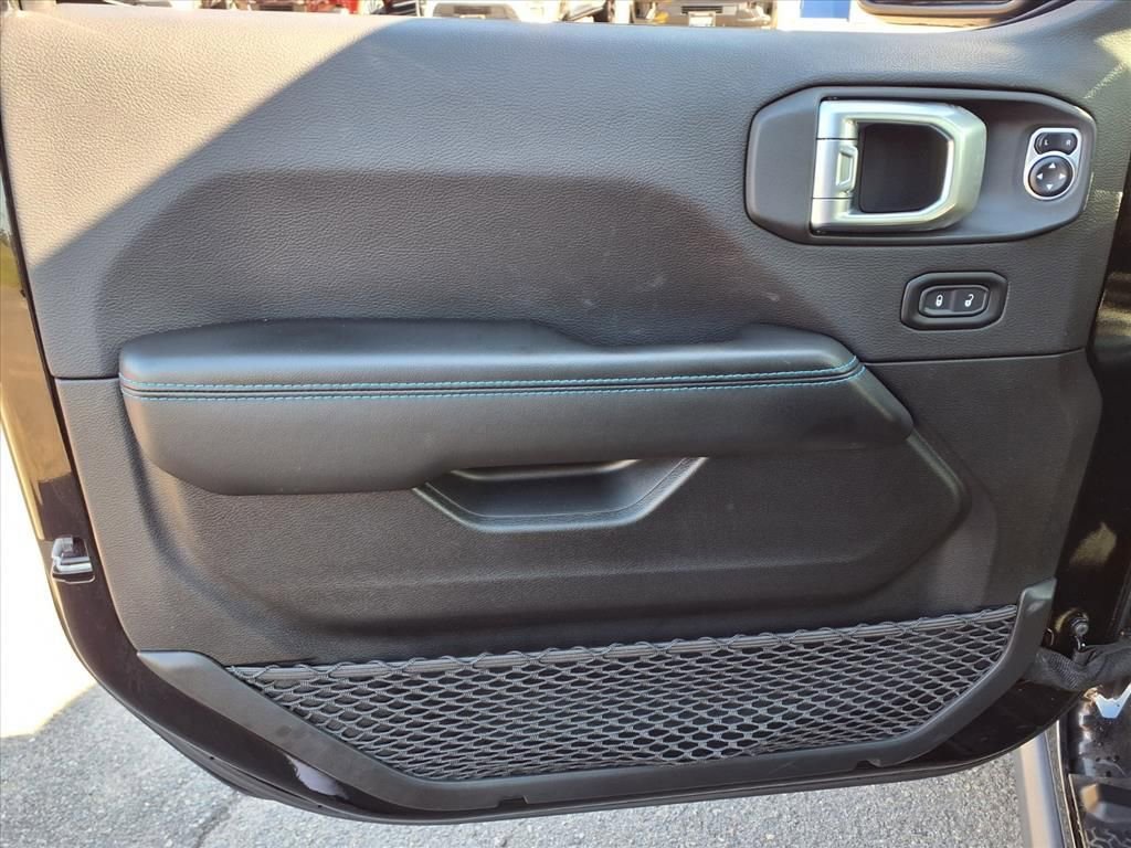 Used 2024 Jeep Wrangler Unlimited Rubicon 4xe image 11