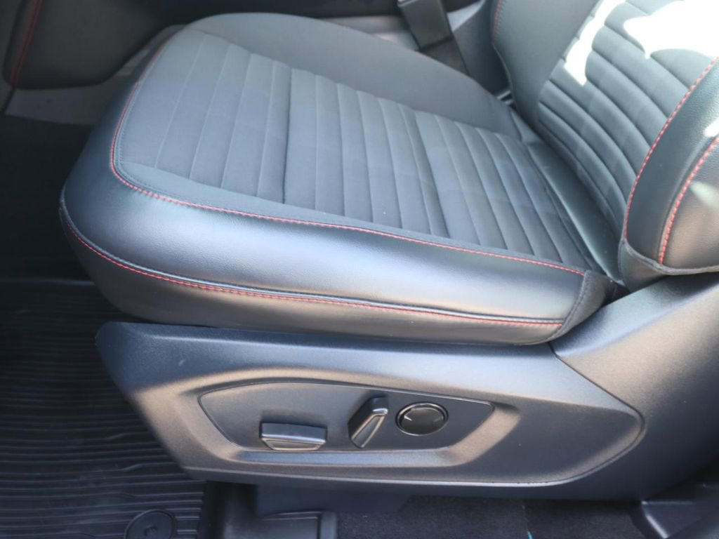 Certified 2025 Ford Explorer ST-Line RWD image 17