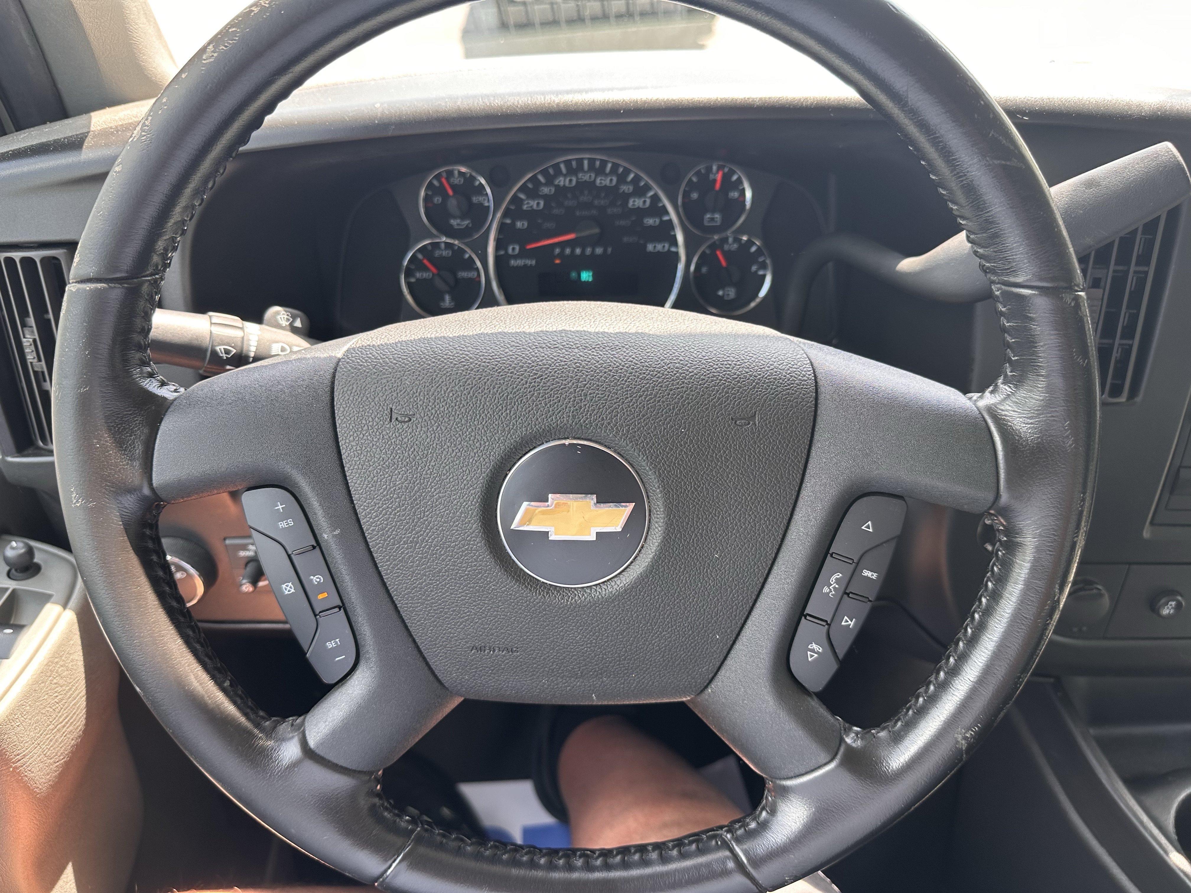 Used 2022 Chevrolet Express 3500 w/ Power Convenience Package RWD image 14