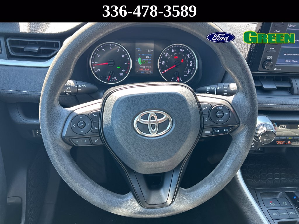 Used 2021 Toyota RAV4 XLE FWD image 16