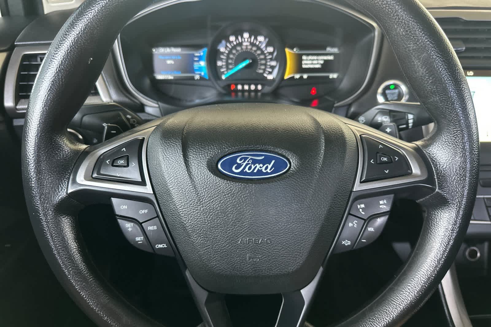 Certified 2018 Ford Fusion SE w/ Fusion SE Technology Package FWD image 22