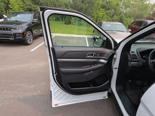 Certified 2018 Ford Explorer XLT w/ Equipment Group 202A AWD/4WD image 25