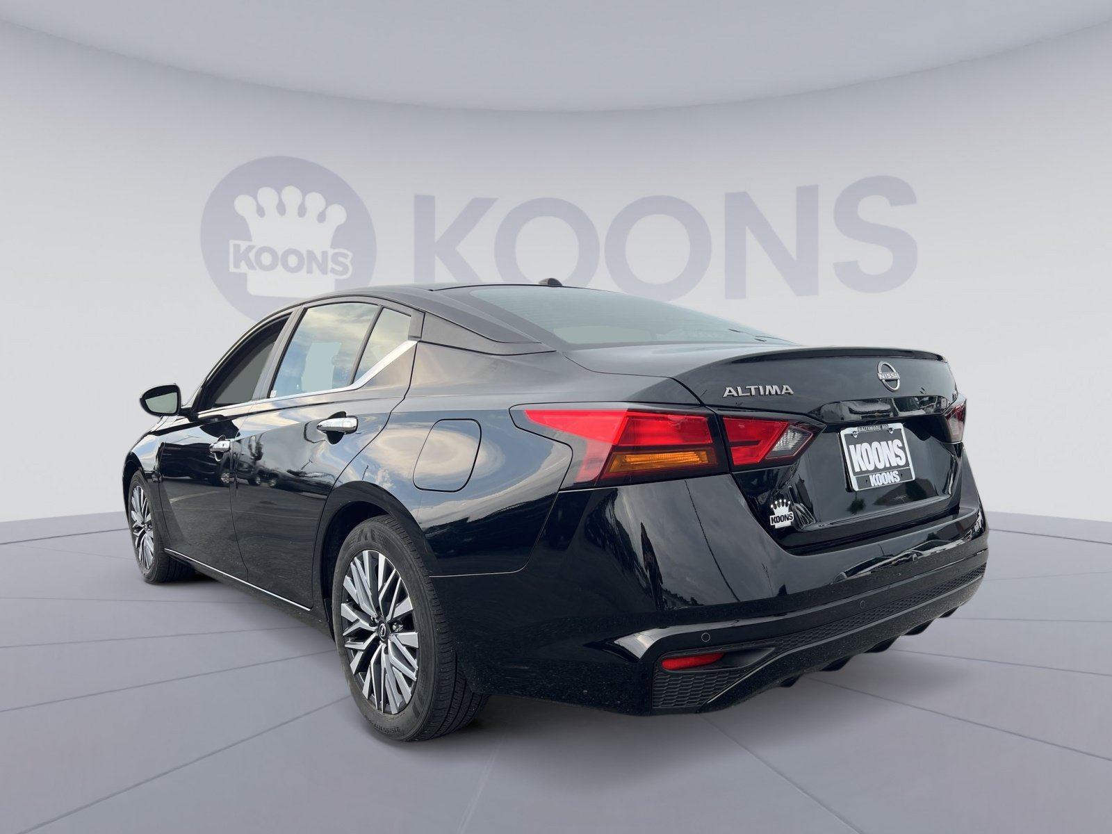 Used 2025 Nissan Altima 2.5 SV FWD image 4