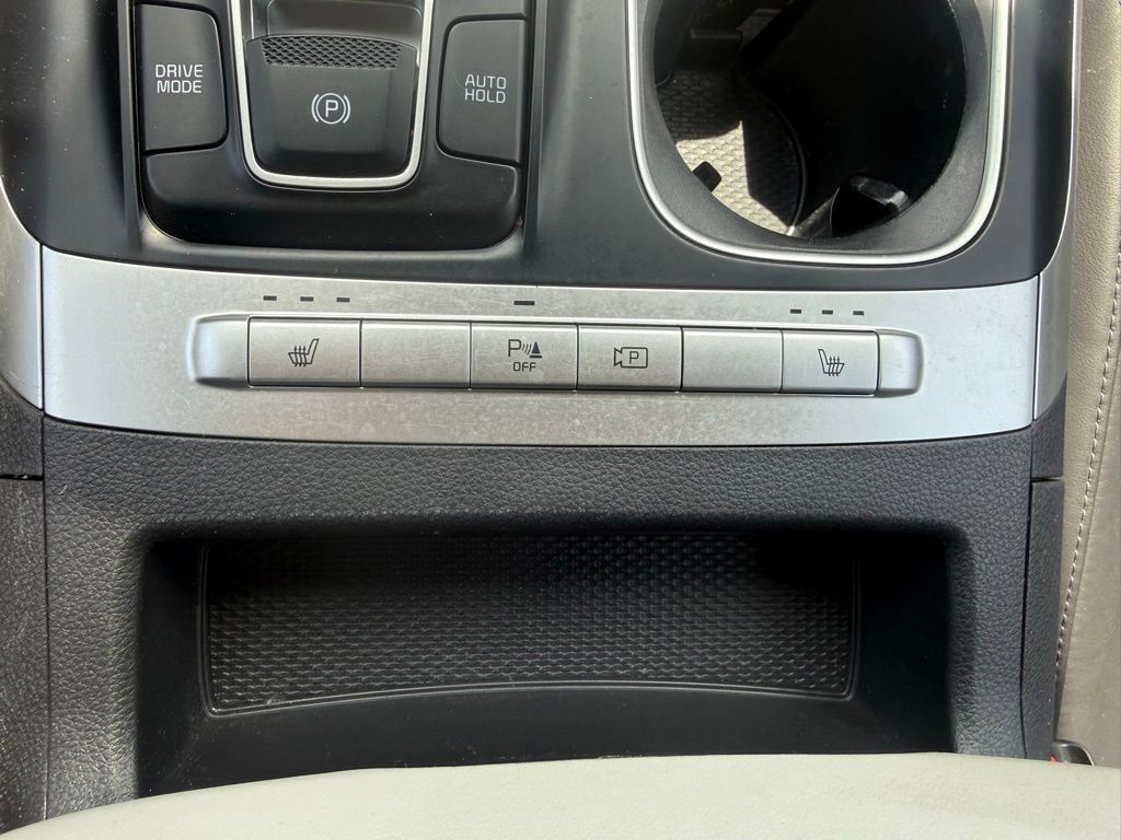 Used 2024 Kia Carnival LX FWD image 22