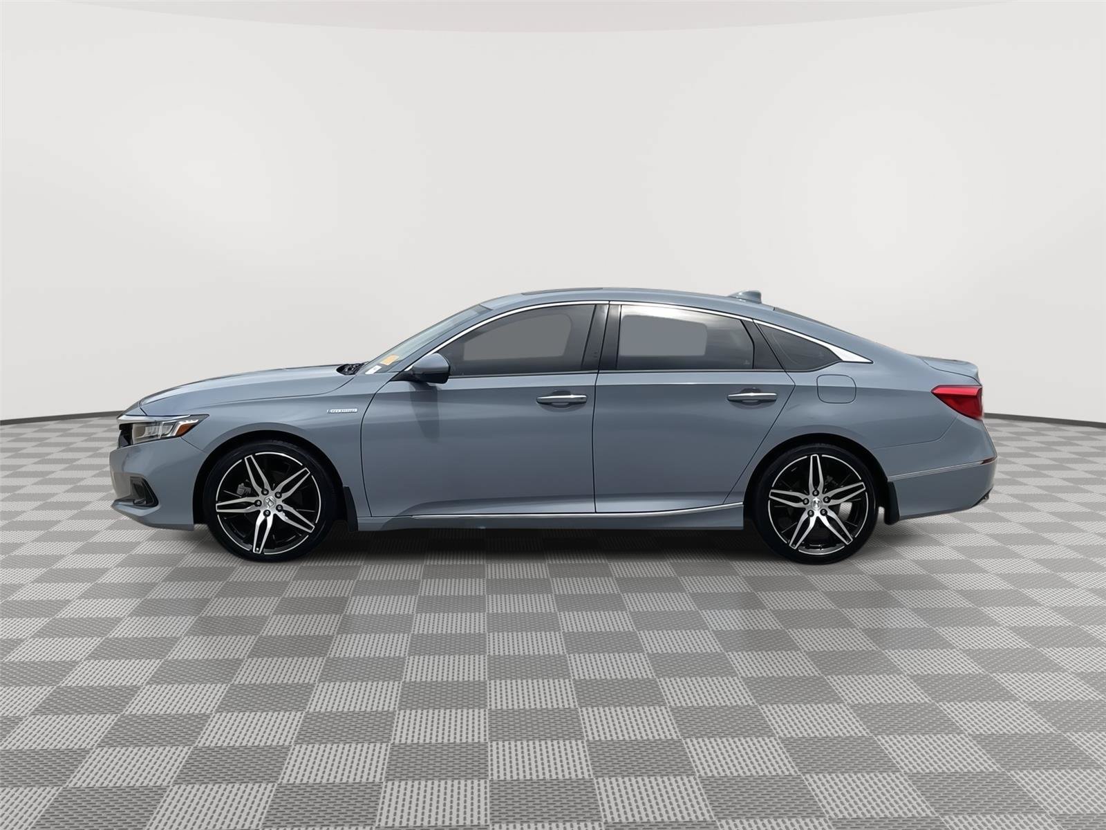 Used 2022 Honda Accord Touring image 2