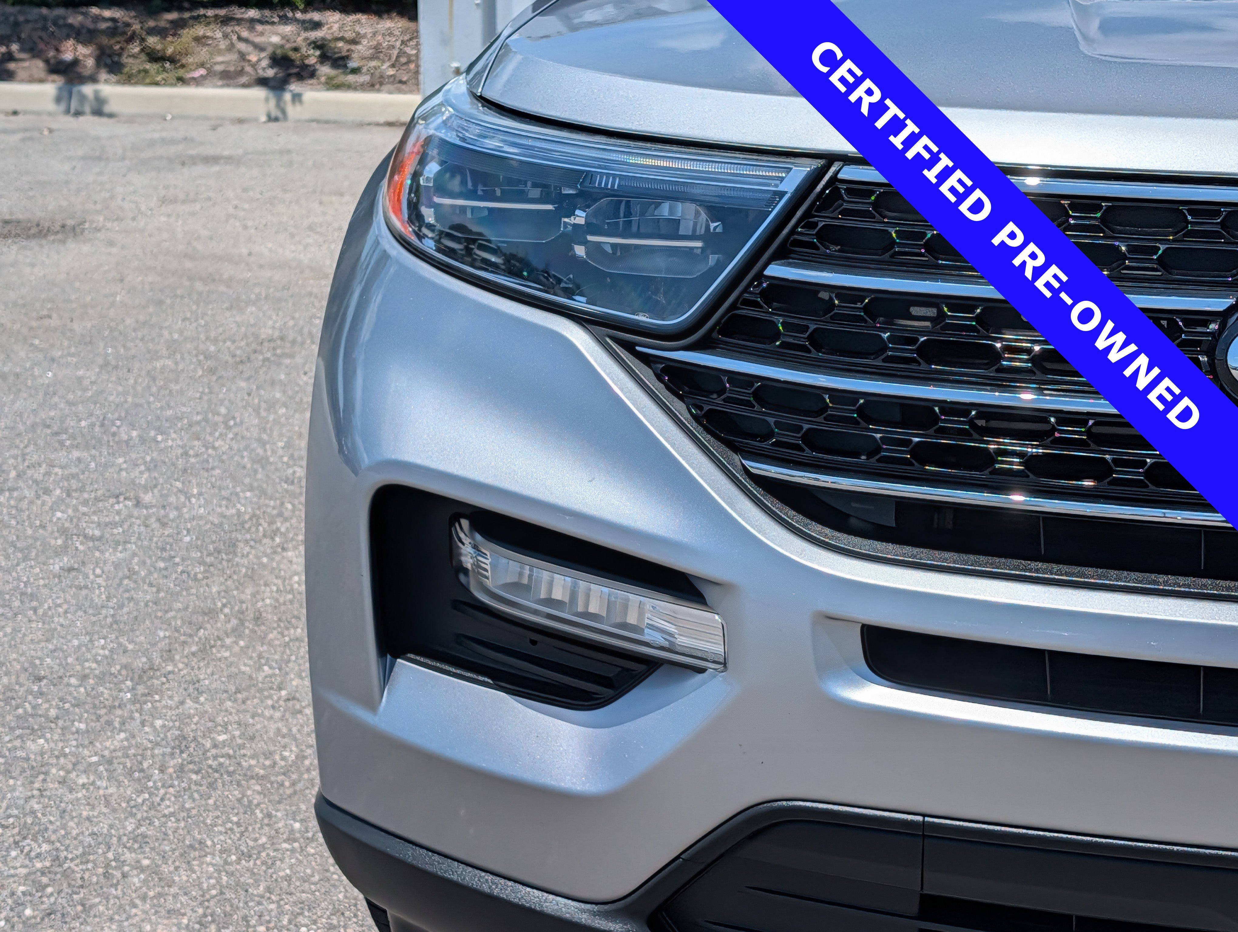 Certified 2021 Ford Explorer XLT w/ Equipment Group 202A RWD image 9