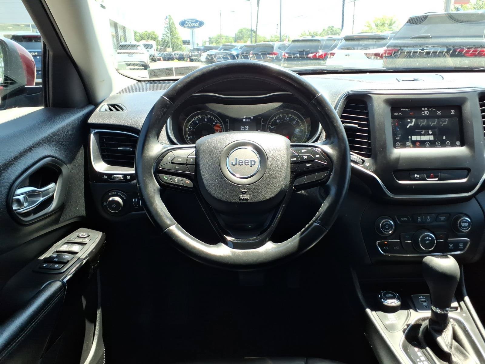 Used 2020 Jeep Cherokee Latitude Plus AWD/4WD image 14