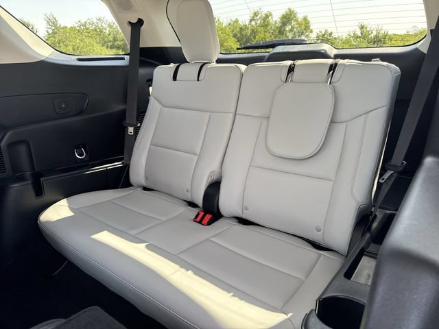 Certified 2025 Ford Explorer Platinum w/ Ultimate Package AWD/4WD image 24