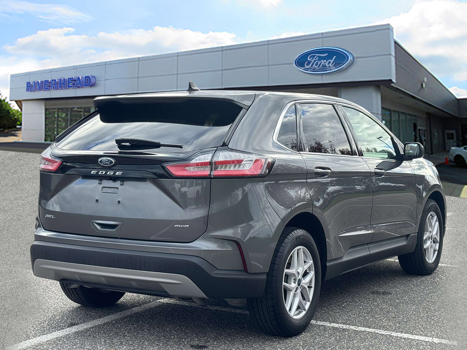 Certified 2022 Ford Edge SEL w/ Convenience Package image 2