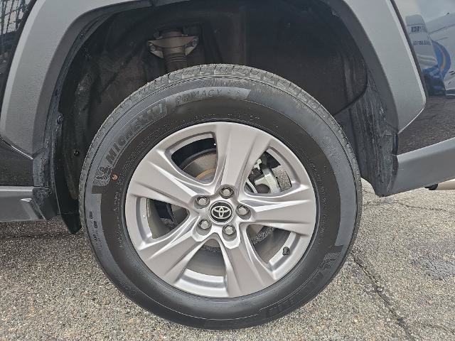 Used 2025 Toyota RAV4 XLE FWD image 32