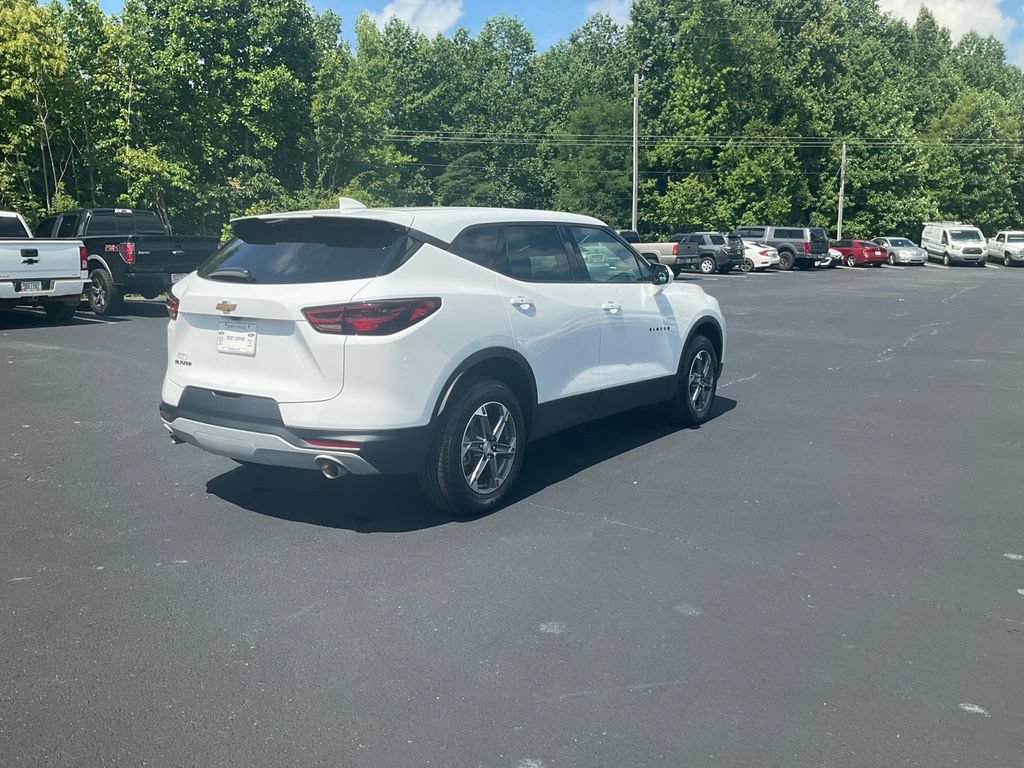 Used 2023 Chevrolet Blazer LT FWD image 5