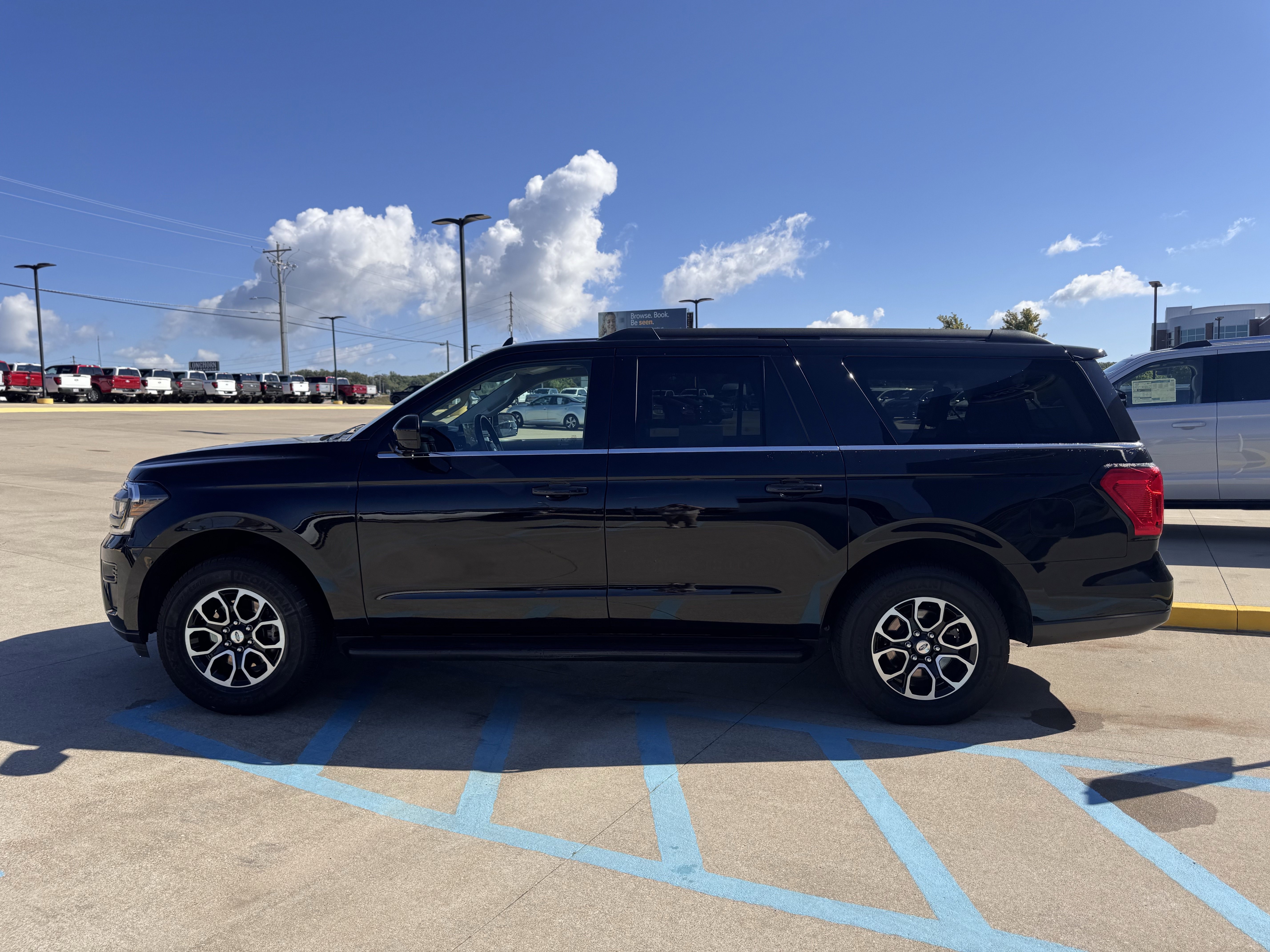 Certified 2024 Ford Expedition Max XLT image 5