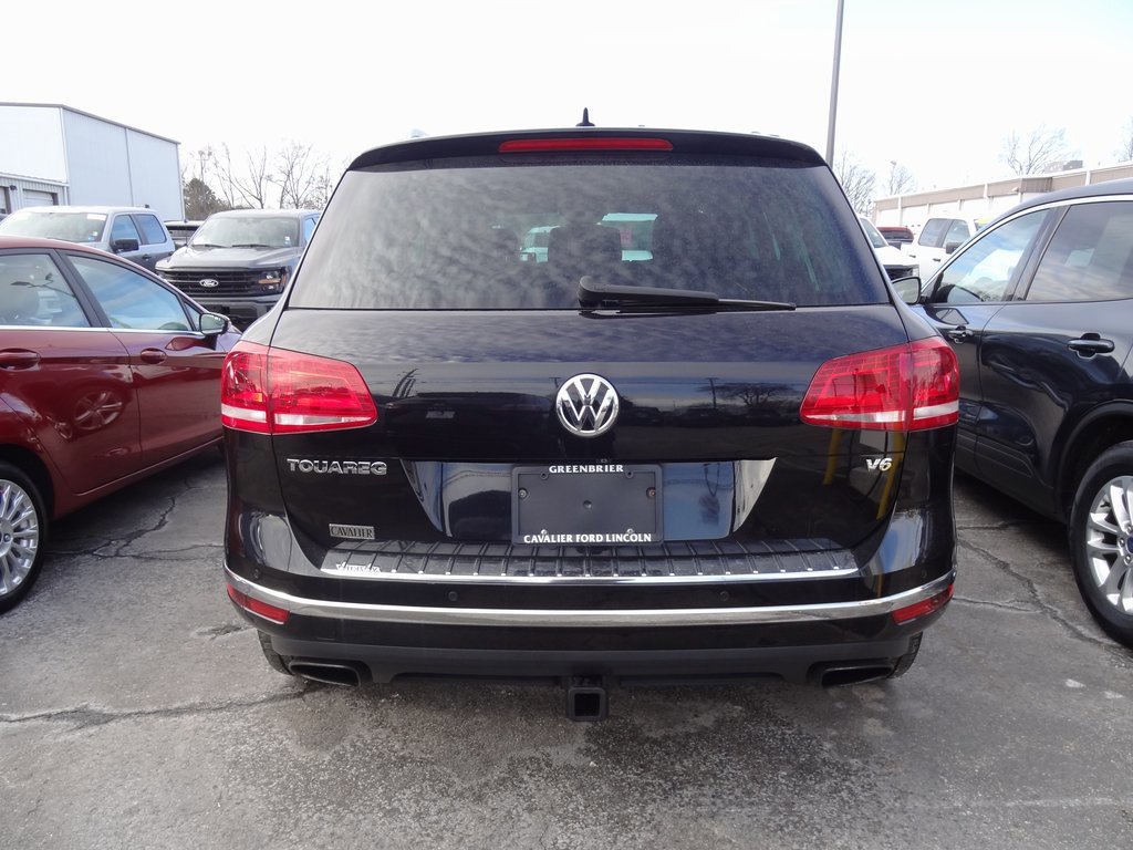 Used 2017 Volkswagen Touareg Executive image 3