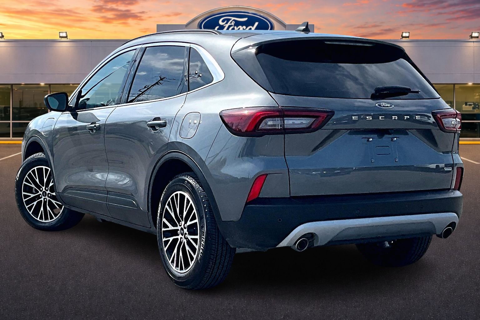 Certified 2025 Ford Escape SE FWD image 2