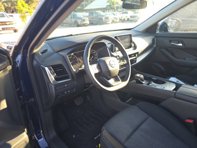 Used 2026 Nissan Rogue SV FWD image 10
