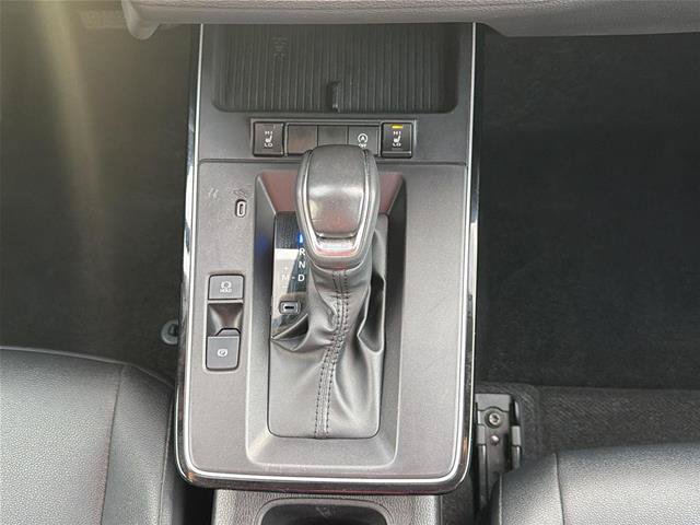 Used 2026 Toyota Corolla Cross XLE FWD image 28