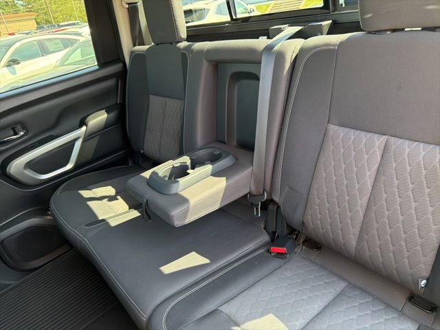 Used 2022 Nissan Titan SV image 19