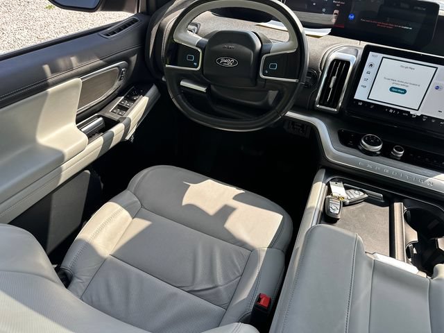 Certified 2025 Ford Expedition Platinum w/ Driver's Package AWD/4WD image 25
