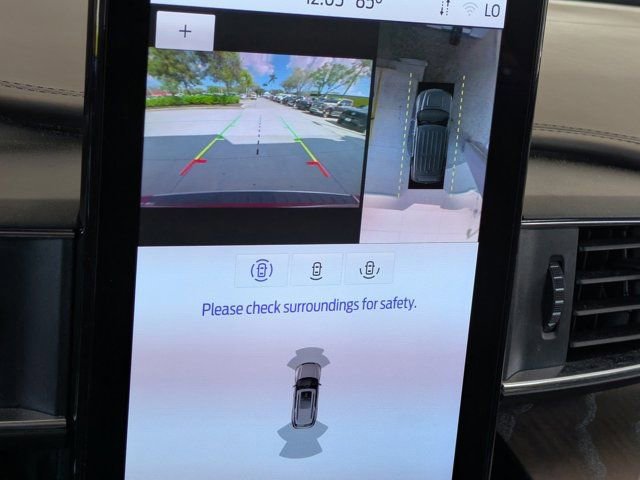 Certified 2022 Ford Explorer Platinum w/ Equipment Group 601A image 31