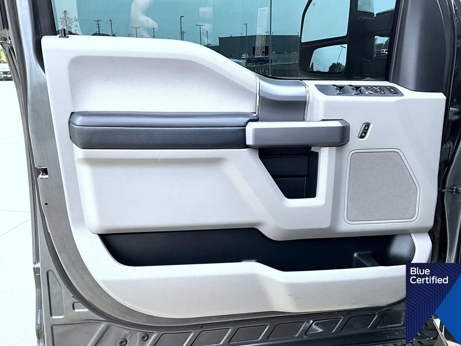 Certified 2019 Ford F250 XLT w/ XLT Premium Package AWD/4WD image 9