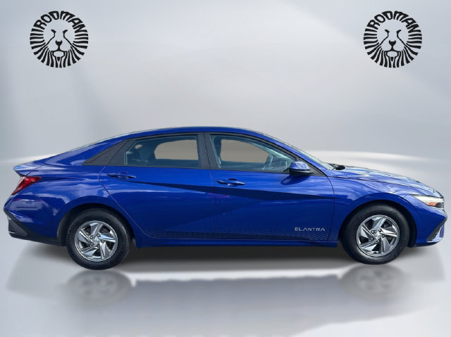 Used 2024 Hyundai Elantra SE FWD image 5